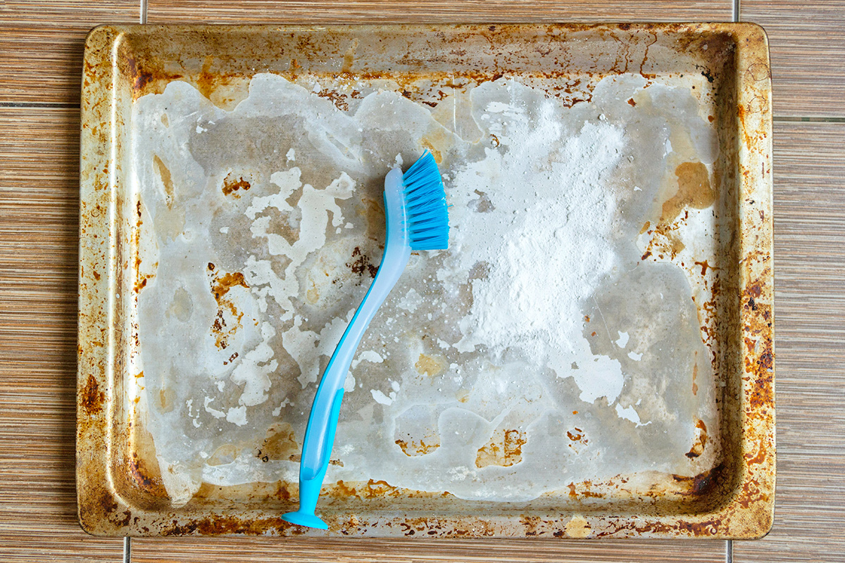Clean Scorched Baking Sheets With Just Two Ingredients