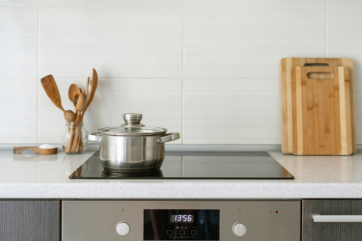 The Safety Tip Everyone With a Glass Cooktop Needs To Know